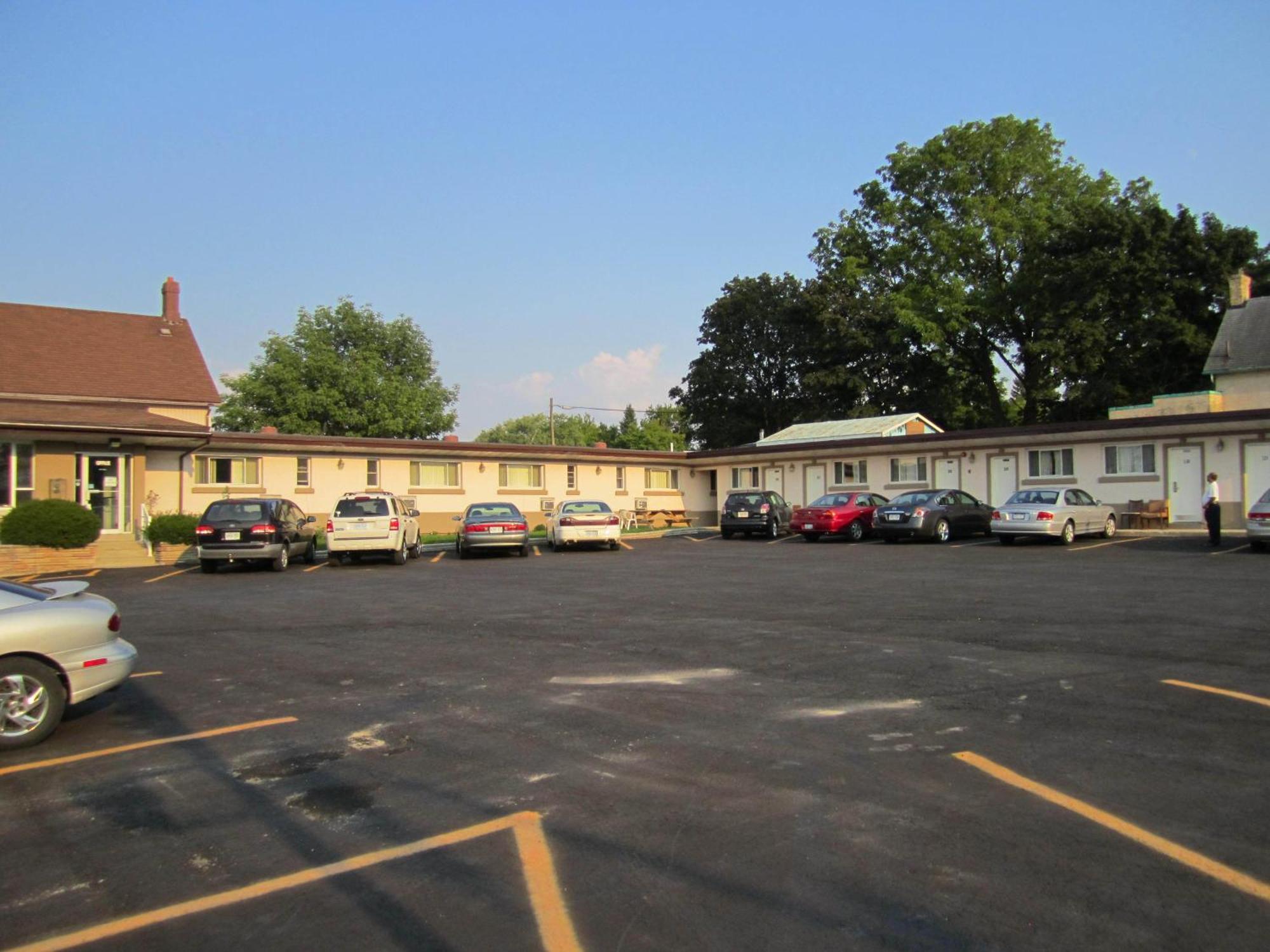 Canadiana Motel Hanover 외부 사진